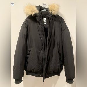 ZARA Men’s puffer with fur hoodie